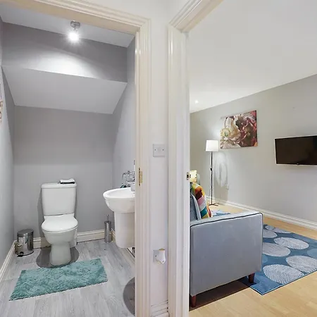 Comfortable Stylish Townhouse In Ashford Sleeps 5 Netflix 2 Parking Spaces Perfect For Contractors And Families Exterior photo