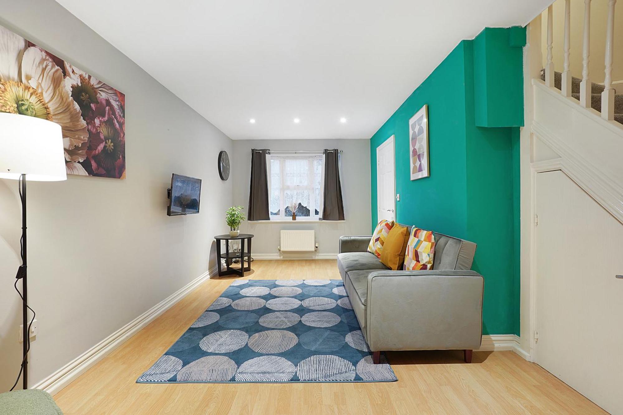 Comfortable Stylish Townhouse In Ashford Sleeps 5 Netflix 2 Parking Spaces Perfect For Contractors And Families Apartment