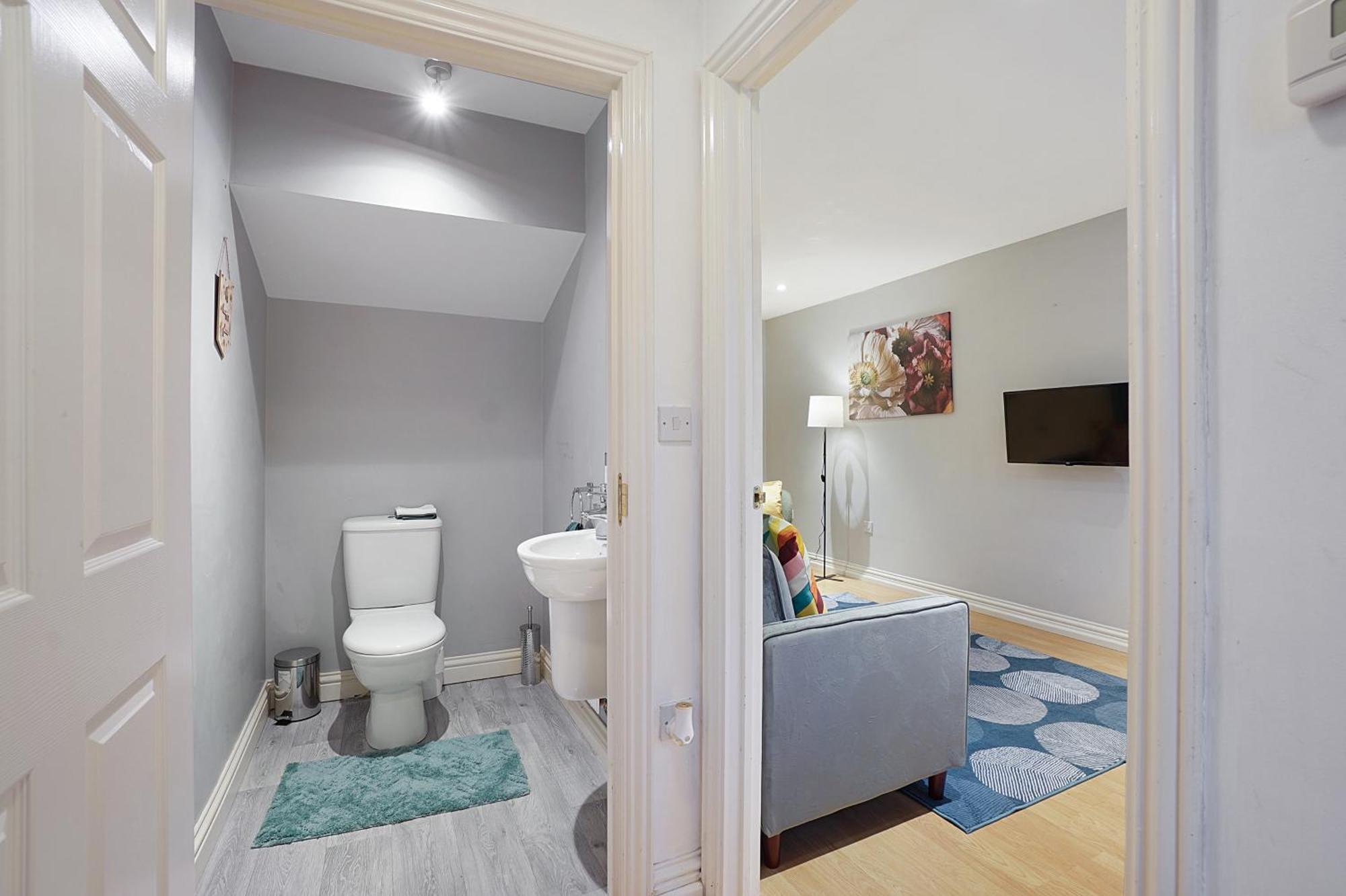 Apartment Comfortable Stylish Townhouse In Ashford Sleeps 5 Netflix 2 Parking Spaces Perfect For Contractors And Families