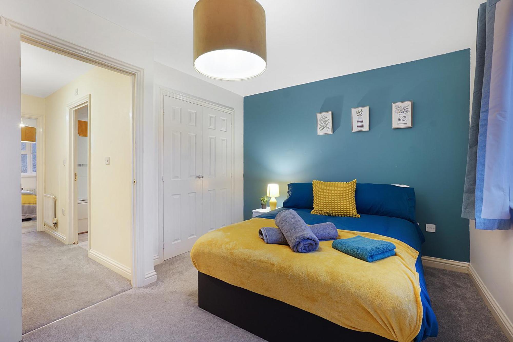 Apartment Comfortable Stylish Townhouse In Ashford Sleeps 5 Netflix 2 Parking Spaces Perfect For Contractors And Families Ashford (Kent)